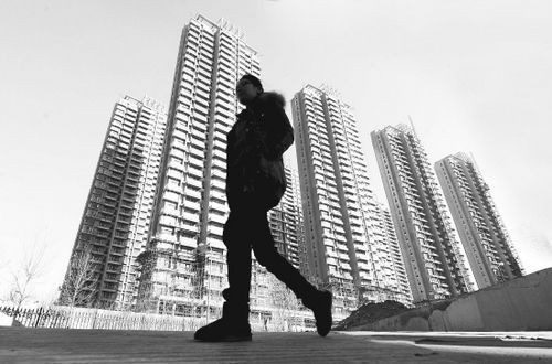 2015年中小房企将面临资金链难题三类房企2015年将“轰然倒下”