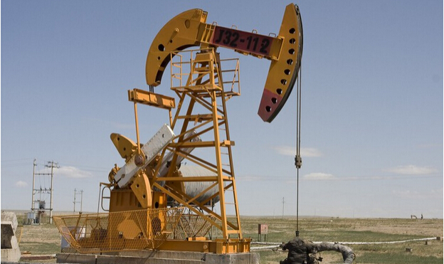 原油价格最新走势分析:美国供应触及新高 原油期货暴跌