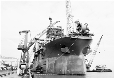 3月31日,有海上石油工厂之称的海上浮式生产储油船玛丽卡号在广州完工交付。新华社记者