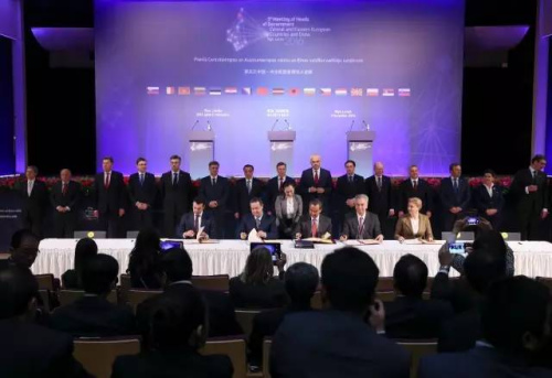 <a target='_blank' href='http://www.chinanews.com/' _fcksavedurl='http://www.chinanews.com/'></table></a>  